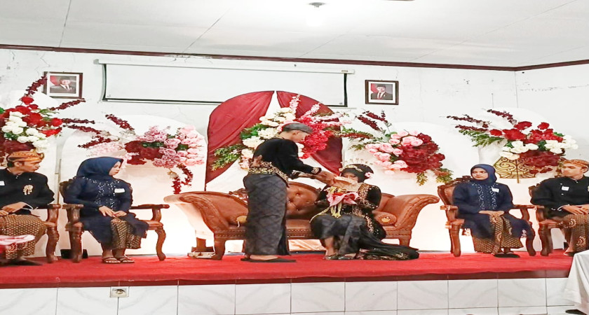 Siswa SMK Negeri 3 Magelang Gelar Simulasi Pernikahan Adat Jawa