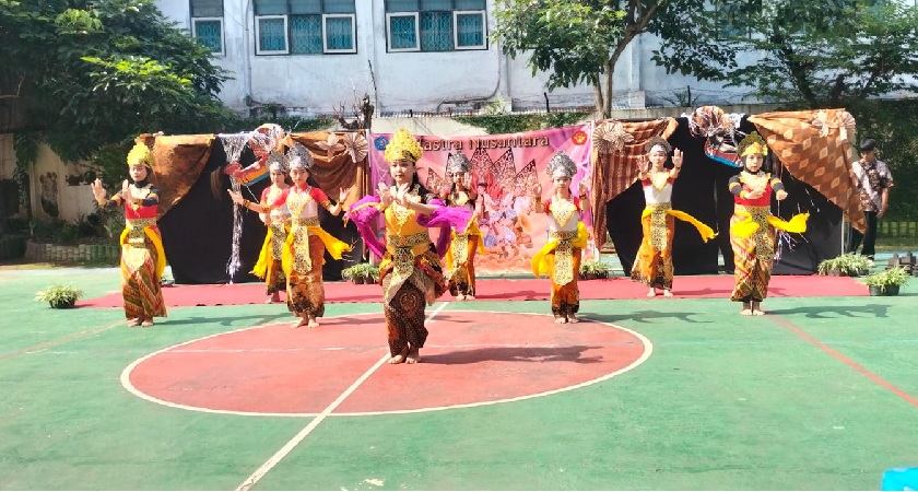 SMK Negeri 3 Magelang Meriahkan Hari Batik Nasional dengan Lomba Musikalisasi dan Desain Batik