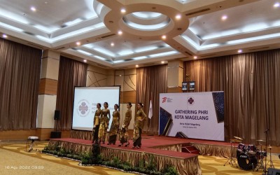 SMK Negeri 3 Magelang Fashion Show di Acara Gathering PHRI Kota Magelang