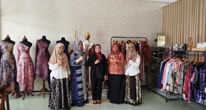 Ibu Wali Kota Magelang Tinjau dan Tutup Pelatihan Busana DPPKUM di SMK Negeri 3 Magelang